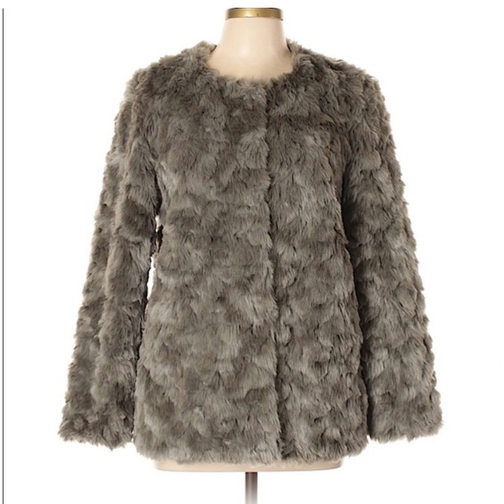PRE LOVED FOREVER 21 FAUX FUR JACKET Size L